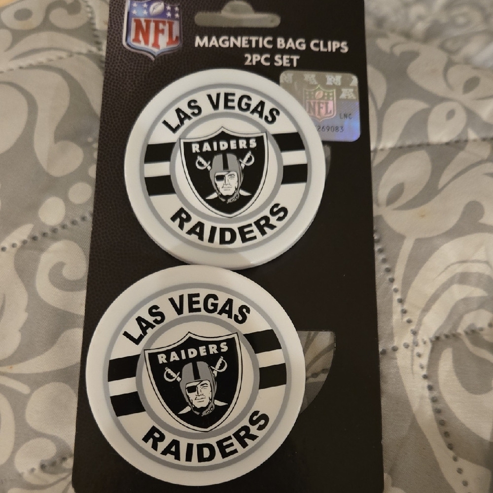 NFL Las Vegas Raiders Black and White Bag Clips